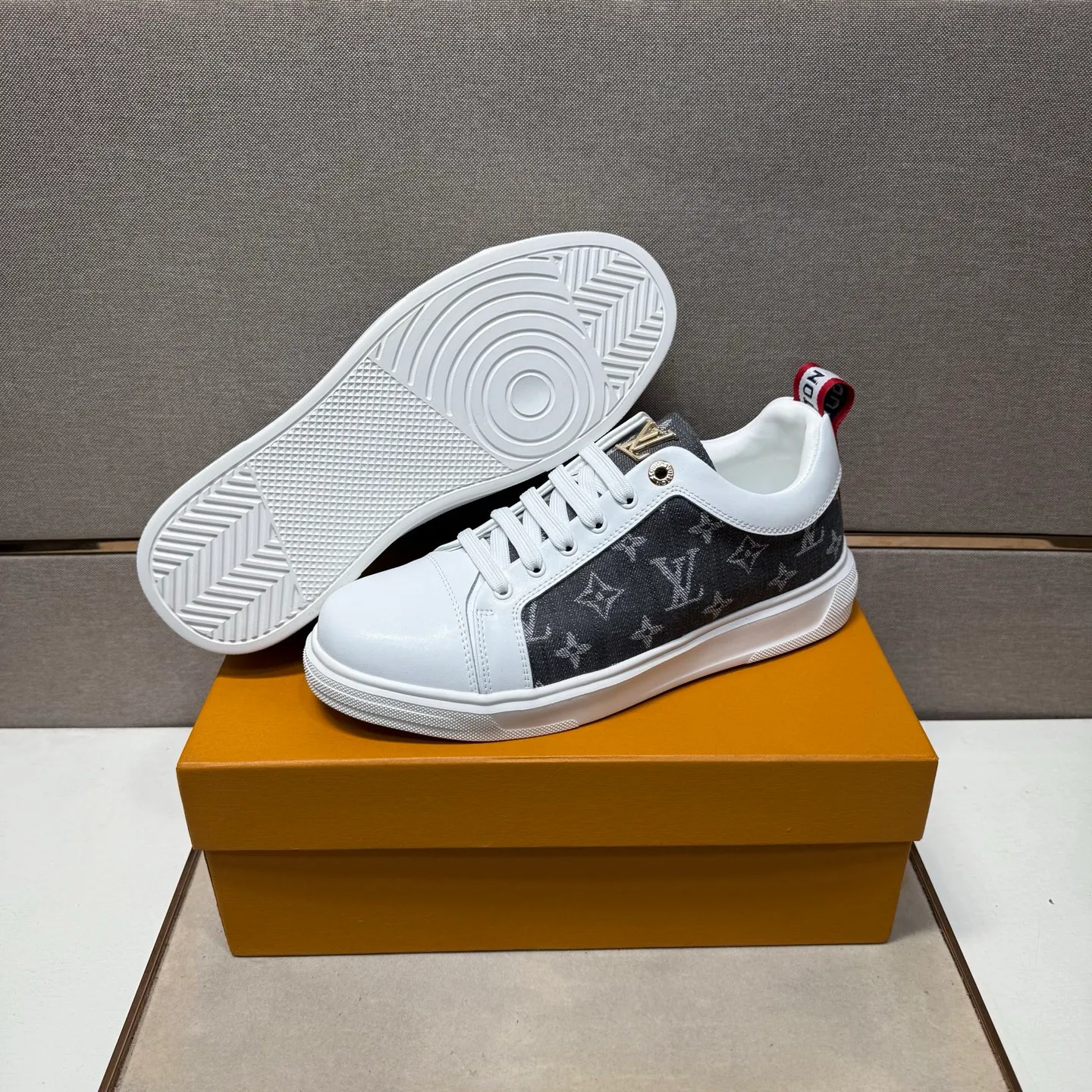 ⬛️Men's shoes 💰p400 [LV～] Men's casual shoes 2025z cabinet sales simultaneously 🔶Size: 38-44#️⃣ 🔷3 colors🔜The upper is made of multi-material splicing ➕Genuine leather lining, comfortable and breathable, sole: original comfortable and wear-resistant outsole, ⚠️real thing📱photographed🎬real thing is better📢📢📢